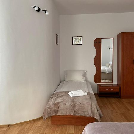 Ambra Room'S Brasov Ngoại thất bức ảnh