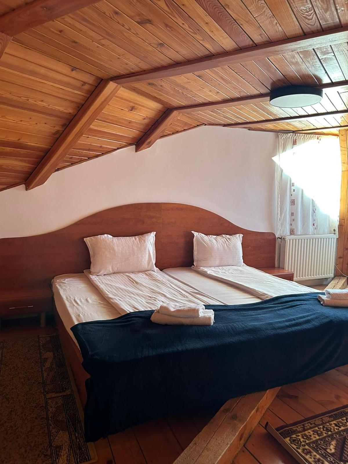Ambra Room'S Brasov Ngoại thất bức ảnh