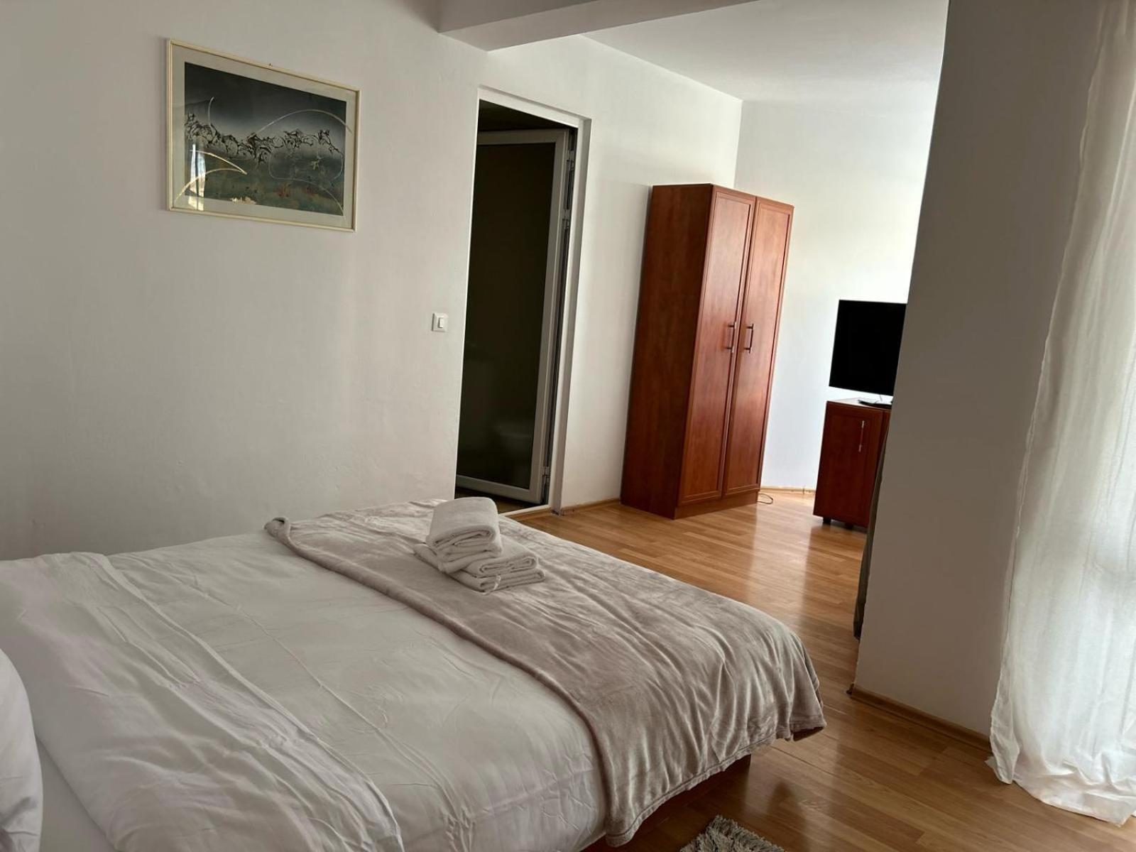 Ambra Room'S Brasov Ngoại thất bức ảnh