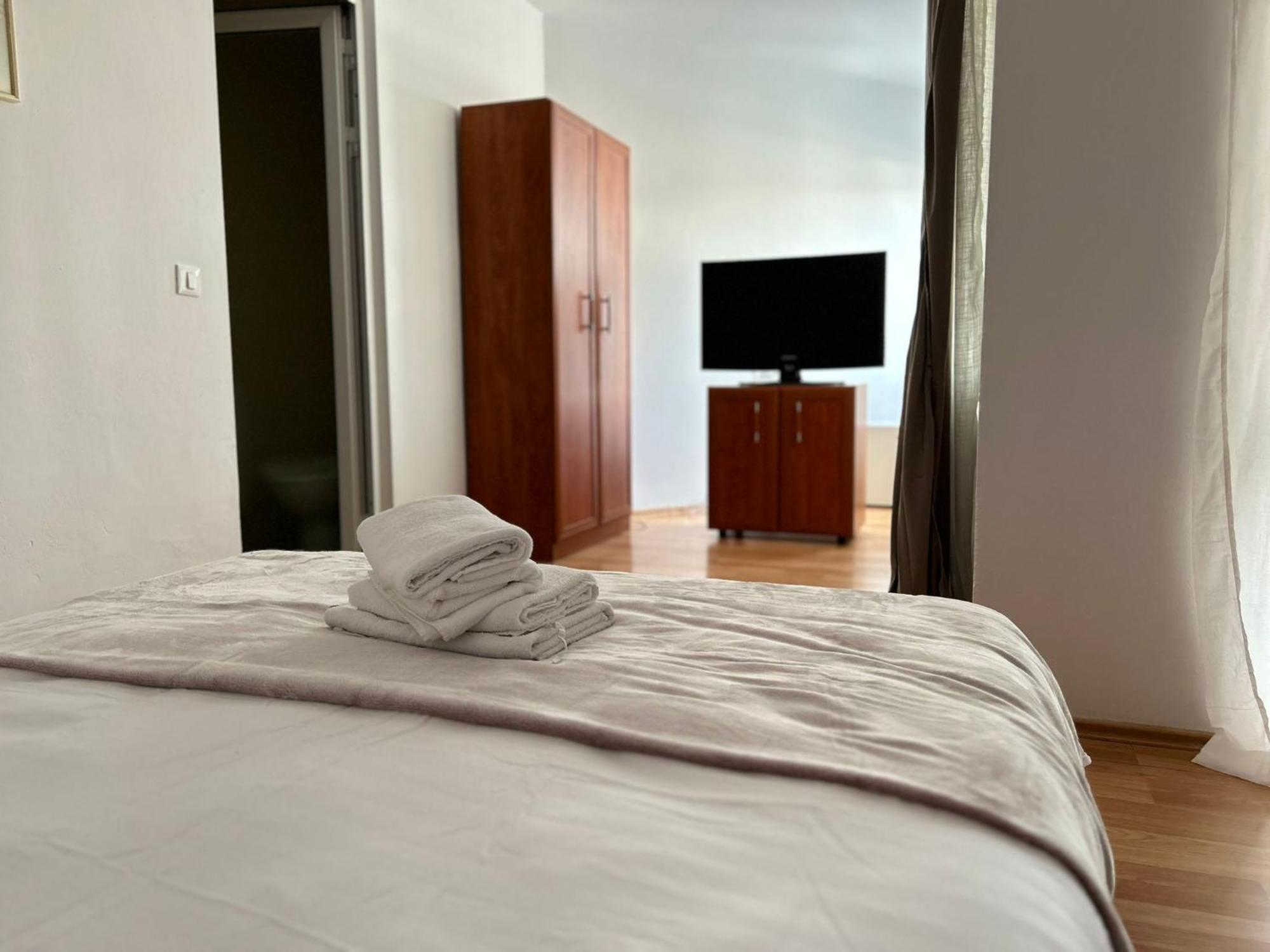 Ambra Room'S Brasov Ngoại thất bức ảnh