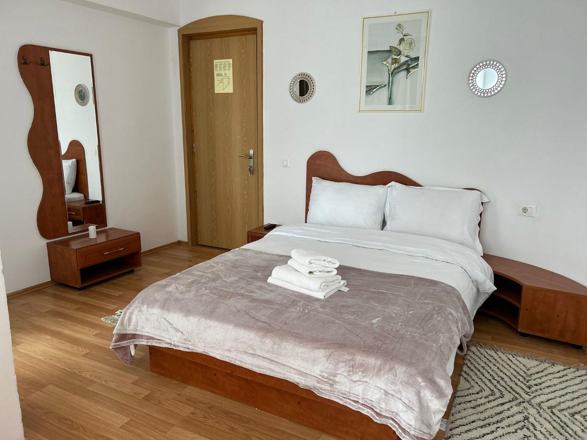 Ambra Room'S Brasov Ngoại thất bức ảnh