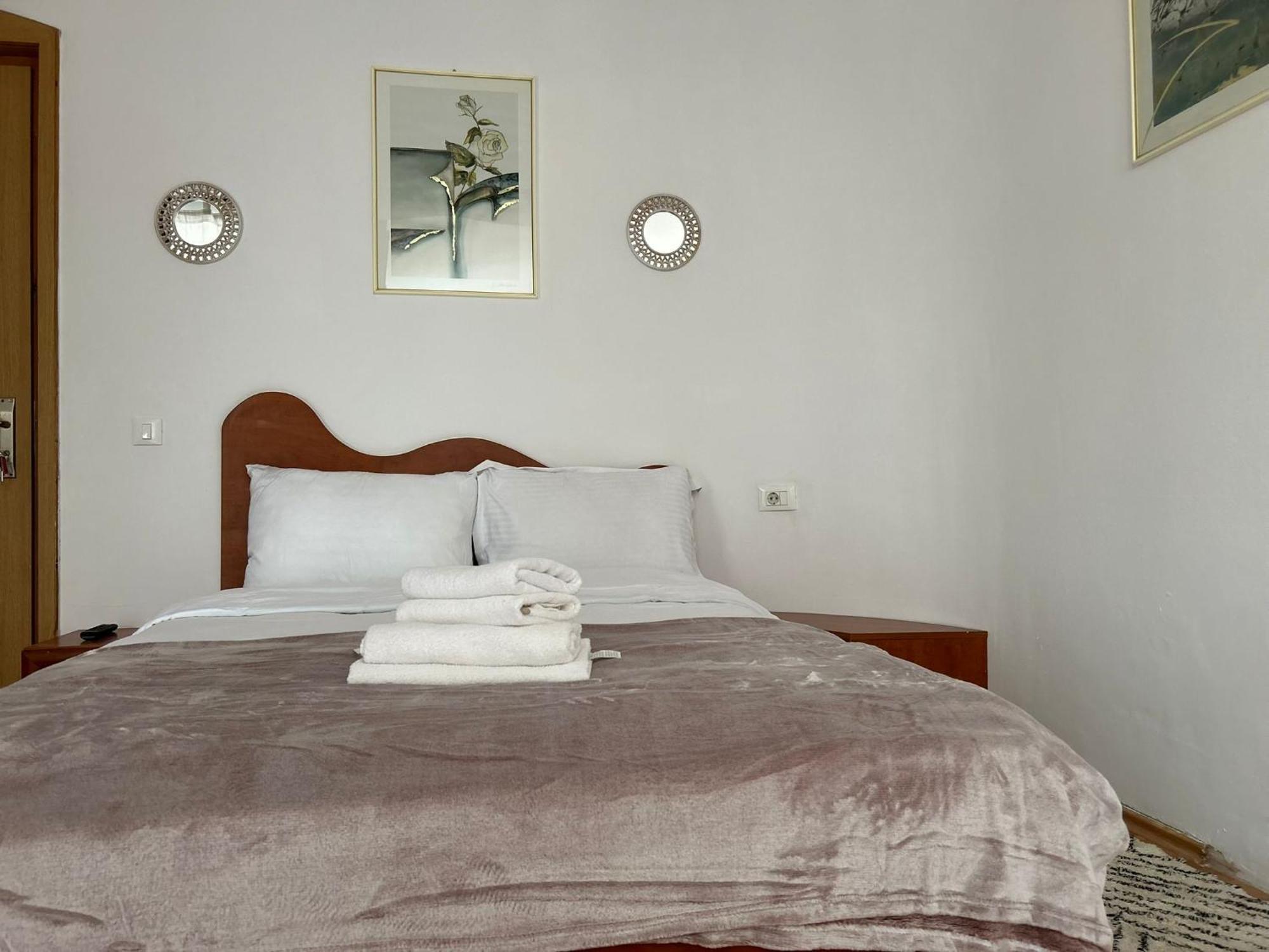 Ambra Room'S Brasov Ngoại thất bức ảnh