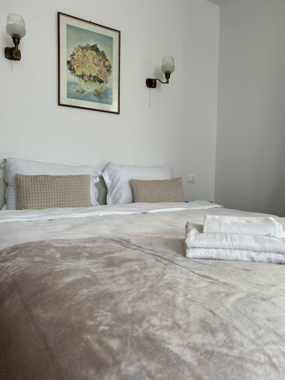 Ambra Room'S Brasov Ngoại thất bức ảnh
