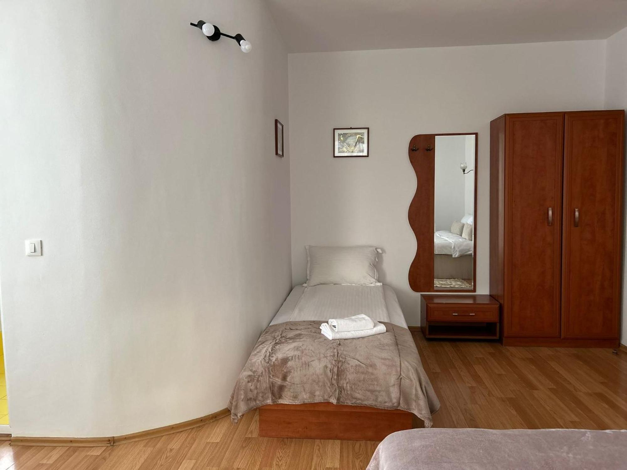 Ambra Room'S Brasov Ngoại thất bức ảnh