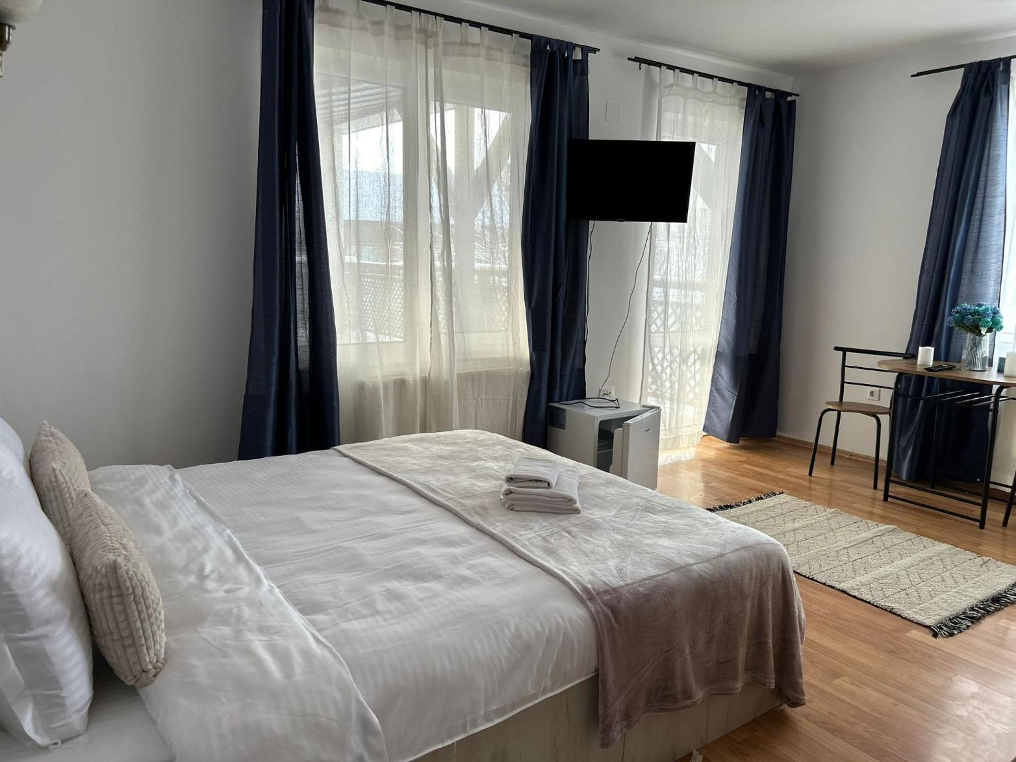 Ambra Room'S Brasov Ngoại thất bức ảnh
